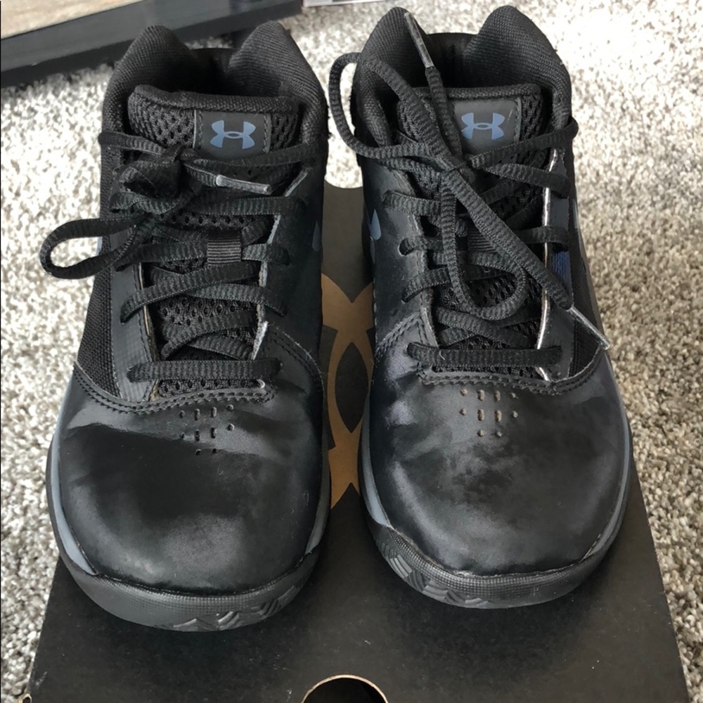 All black Under Armour